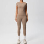 Luxury Seamless Pink Two-Piece Activewear Set – Short Sleeve Top & High-Waist Leggings Gym Outfit - Image 9